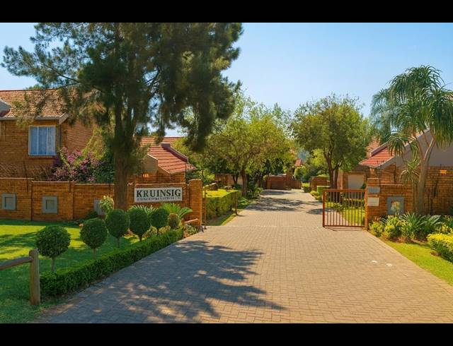 2 BEDROOM TOWNHOUSE FOR SALE IN FAERIE GLEN